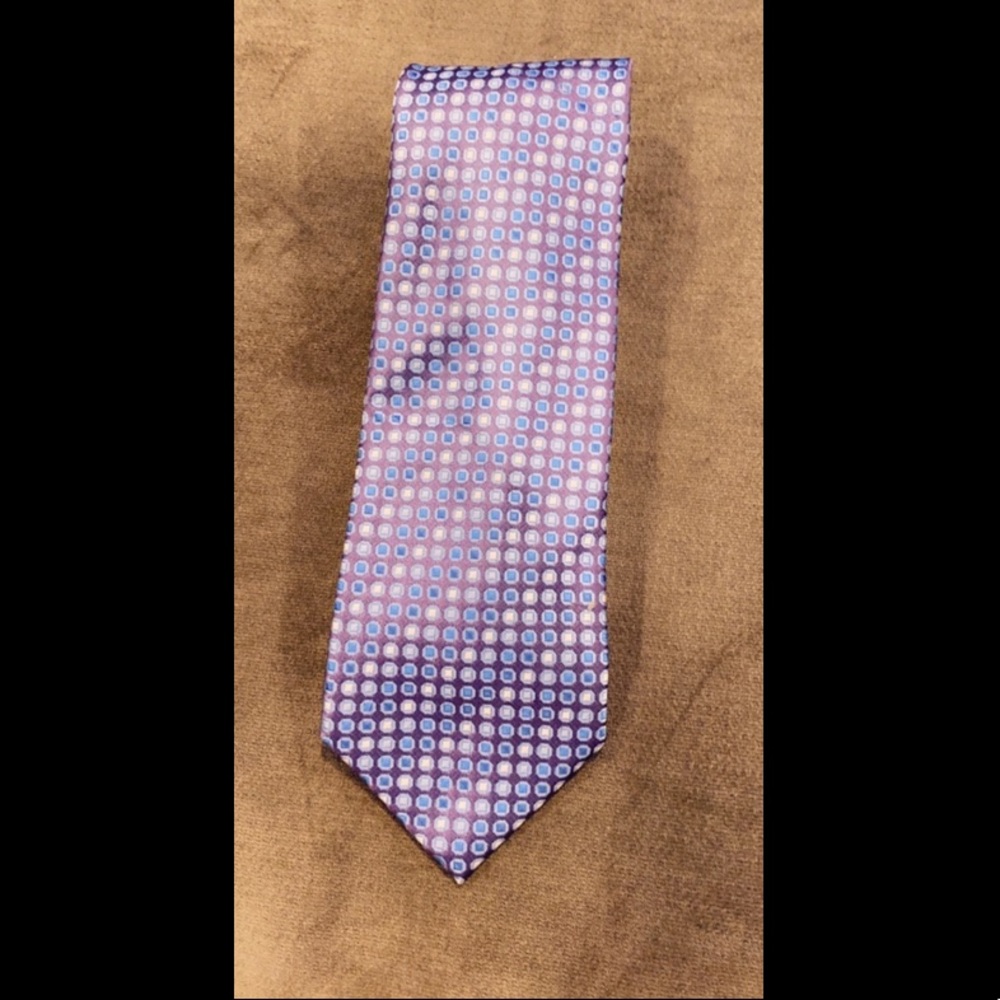 VanHeusen men’s silk tie.